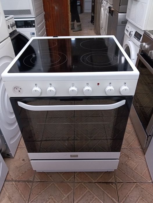 Свободно стояща печка с керамичен плот Voss Electrolux 2годиниГаранция