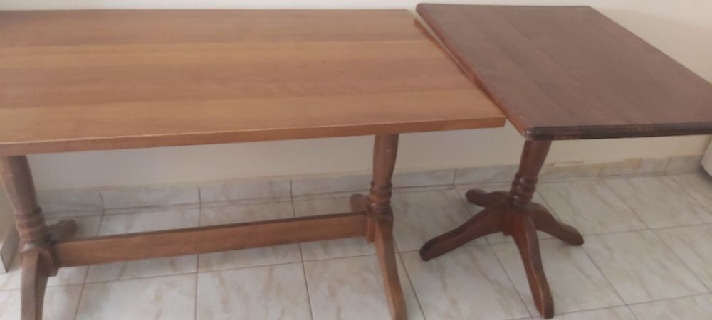 Vand mese și scaune lemn masiv