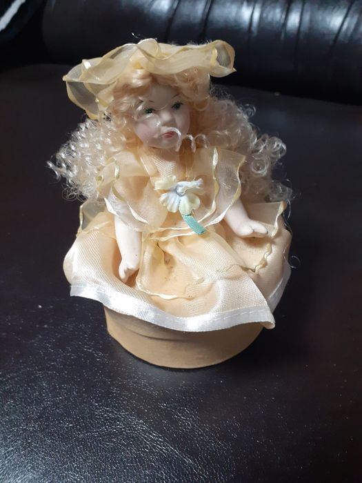 Порцеланови  кукли