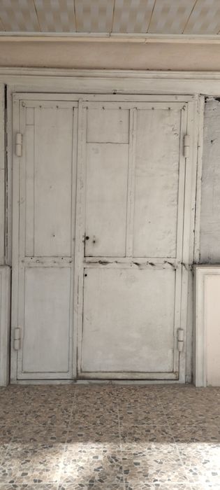 Темир эшик сотилади