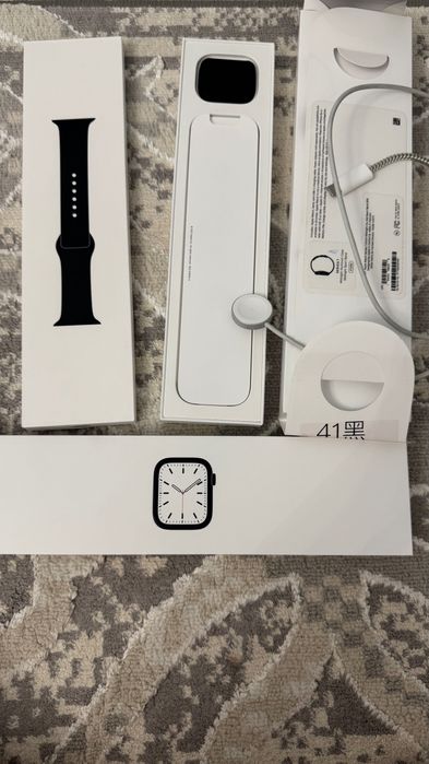 Продам Apple Watch 7 (41mm)