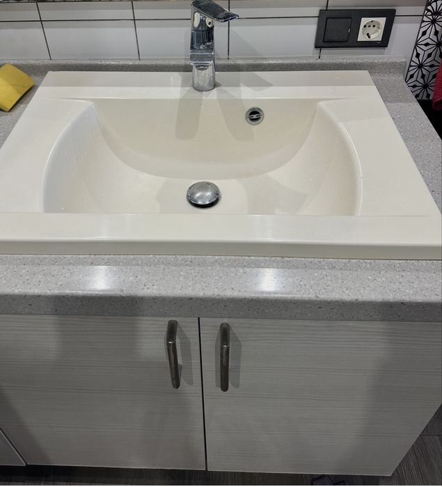 Шкаф Раковина Полотенцесушитель