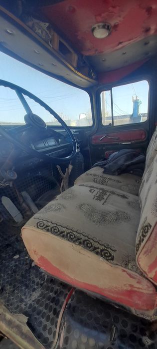 Kvadrat Zil sotiladi