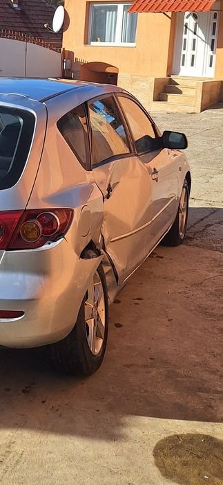 MAZDA 3 2004 — imagine 2