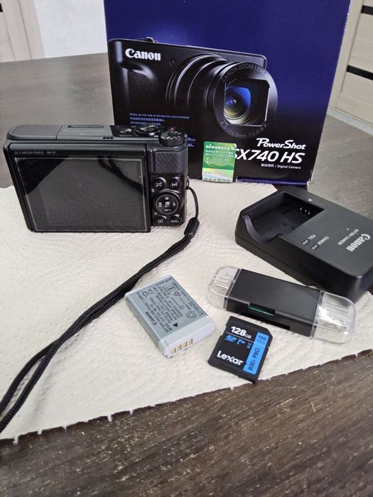 Продам фото аппорат Canon SX740HS