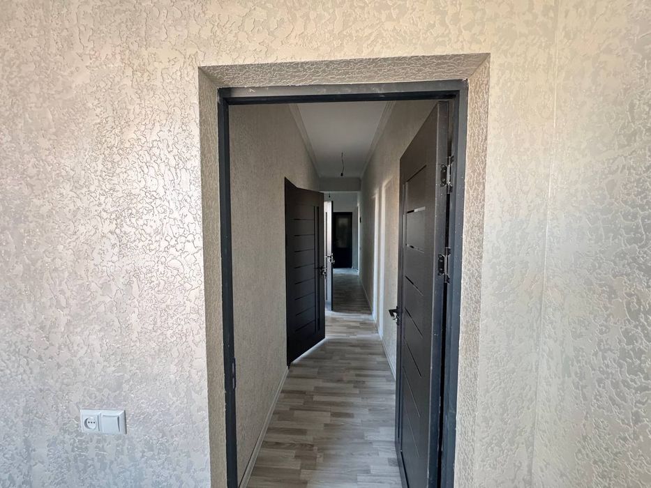 Сотилади срочно!!! 3 хоналик уй новостройка. 70 кв.м.