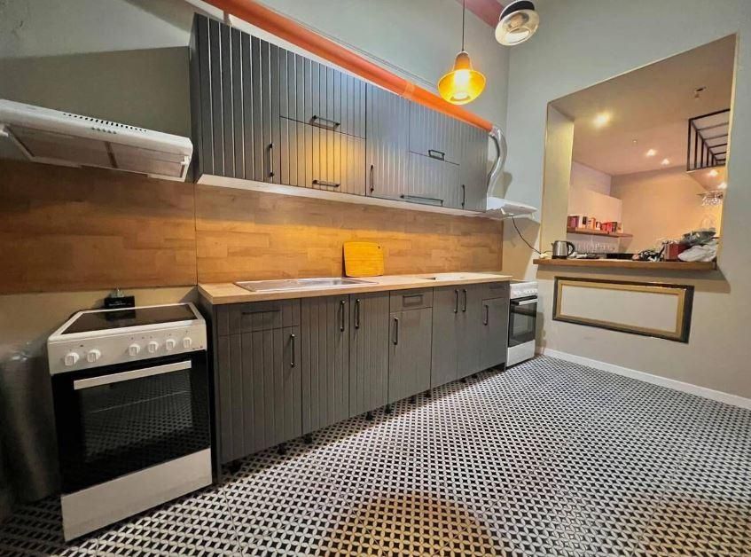 Дава се под наем Едностаен апартамент в Варна, Център - 30 кв.м за 409 € - Снимка #2