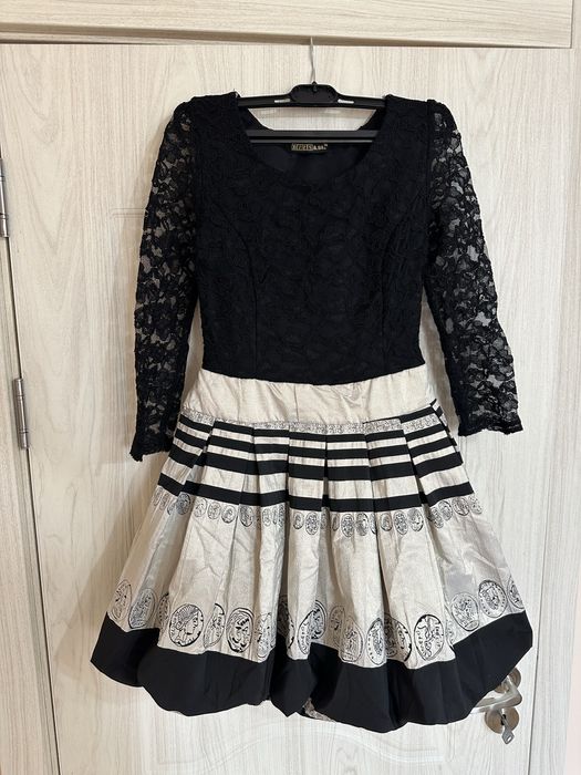 Официална рокля с дантела