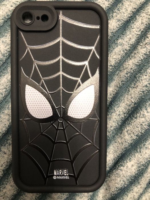 Продам чехол на айфон 8 за 3500