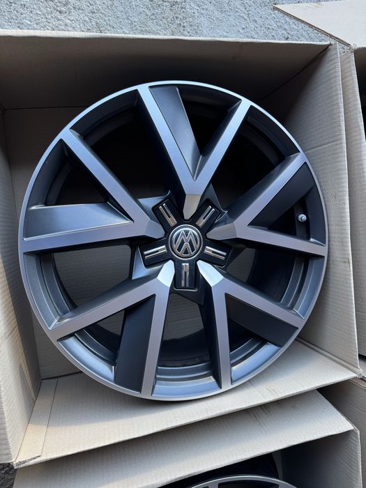 Jante VW Touareg R20Braga III CR7 Originale Fara Anvelope