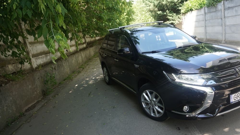 Vând Mitsubishi Outlander PHEV 2016 | Unic Proprietar RO | Full Options | 235.000 km | Multe Bonusuri Noi