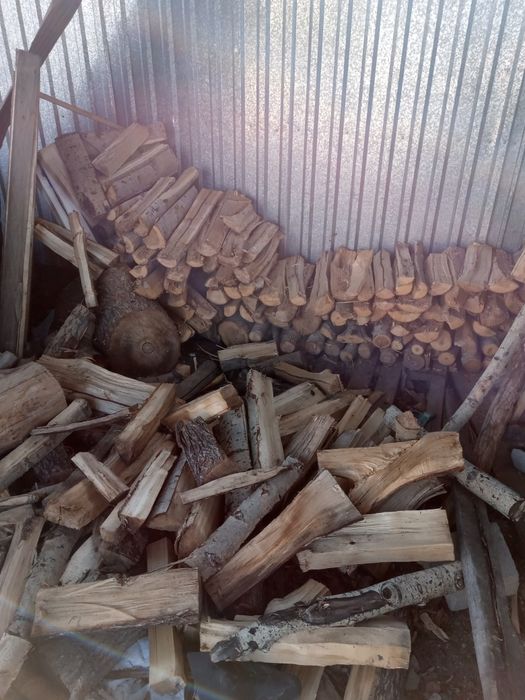Дрова сухие.  колотые