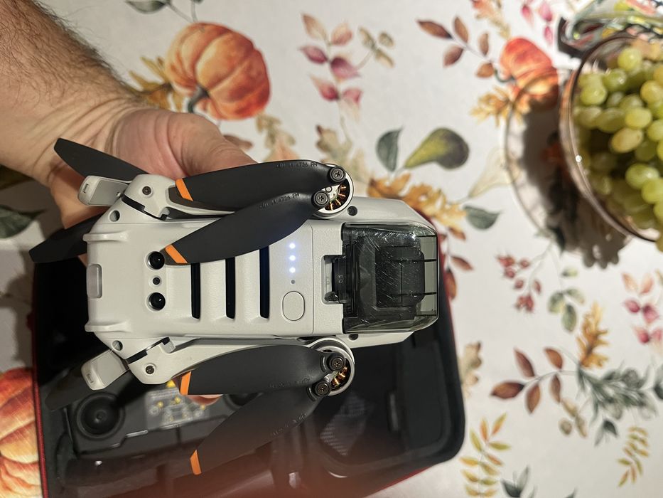 Дрон DJI mini SE
