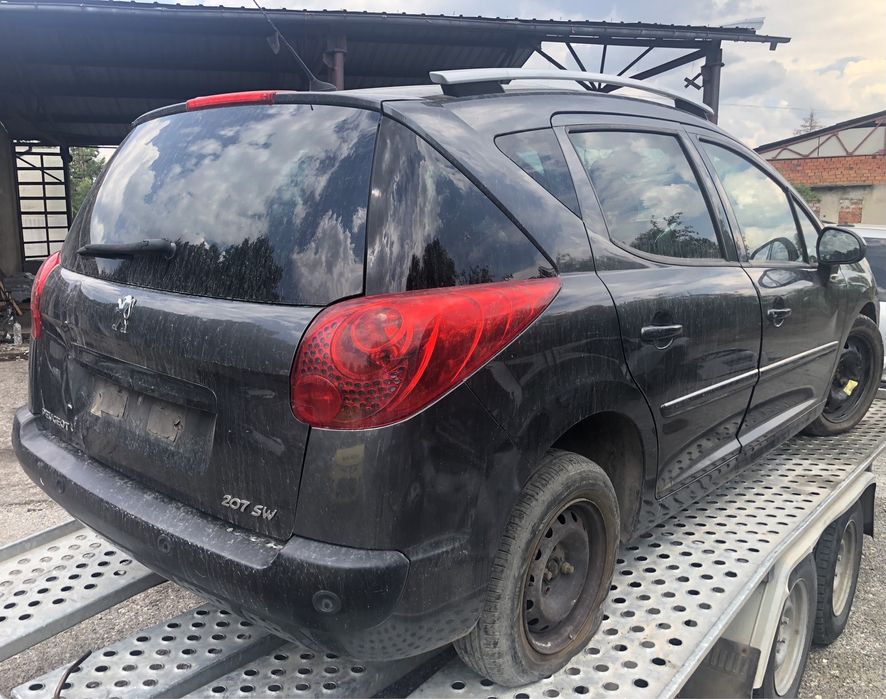 Peugeot 207 1.6 hdi 112 к с на части