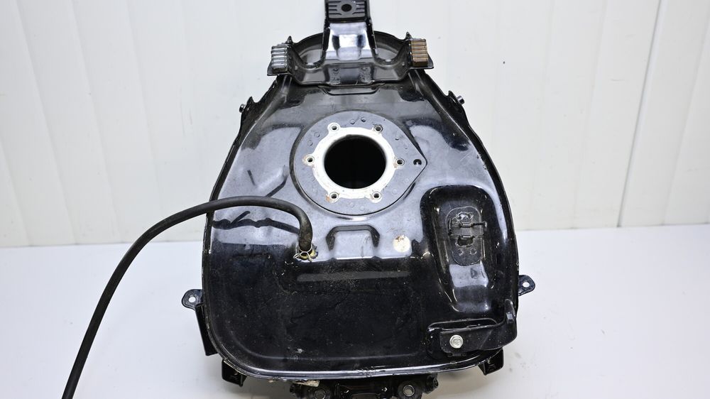 Rezervor Benzina Cu Capac Buson KTM Duke 125 2017 - 2023
