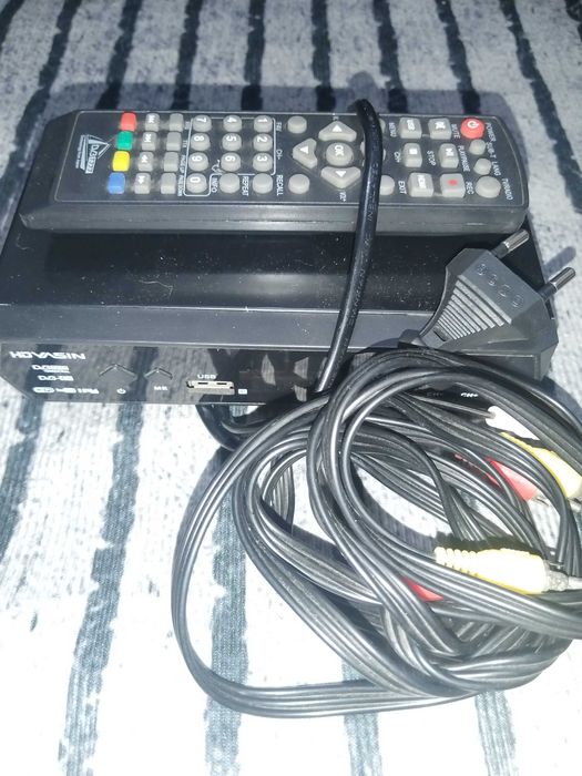 Продам ТВ приставку