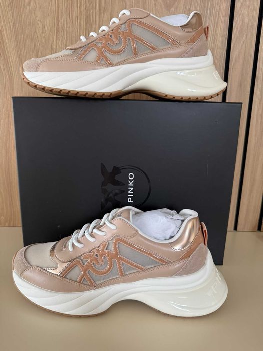 Оригинални сникърси Pinko