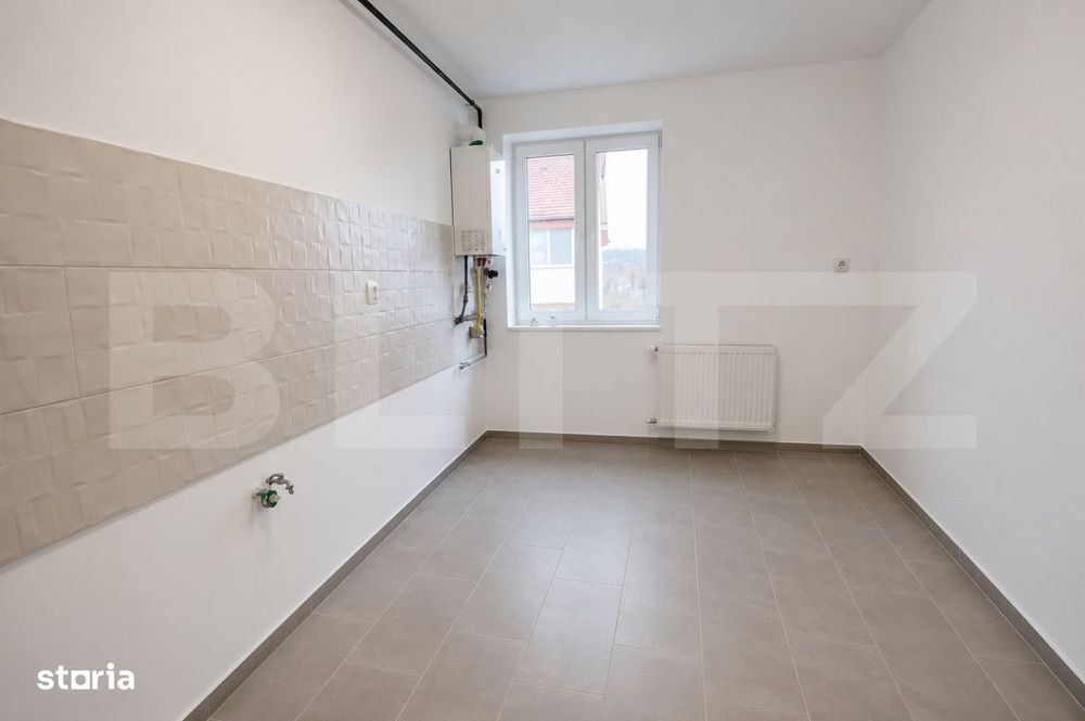 Apartament 3 camere,2 balcoane,pod,pivnita,parcare,etaj 2,zona Joagar
