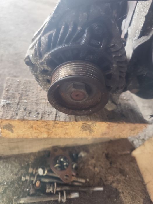 Генератор -Алтернатор-Mitsubishi L200-2.5dci-174кс-2008г