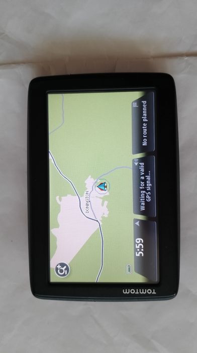 GPS Tomtom 4EN52 -slot card SD/încărcător micro USB