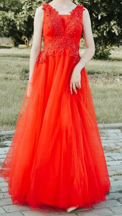 Продается вечернее платье в отличном состоянии