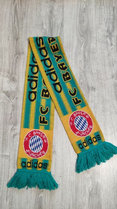 Ретро шал Adidas Bayern Munchen