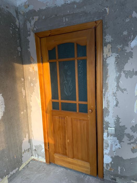 Продам б/у двери
