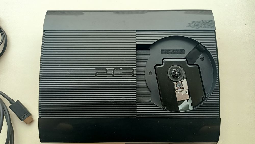 Продам XBoxOneS и PS3