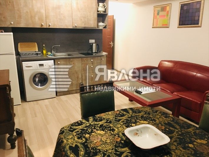 Продава се Многостаен апартамент в Варна, ВИНС - 160 кв.м за 2000 €/кв.м - Снимка #1
