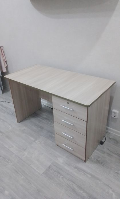Стол рабочий письменный