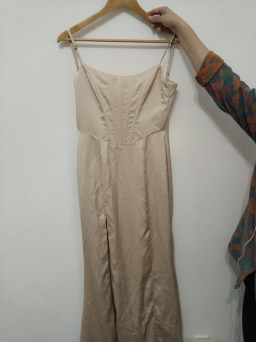 Платье бежевый 31 000тг