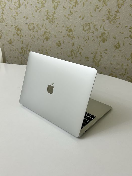 MacBook Air 2020