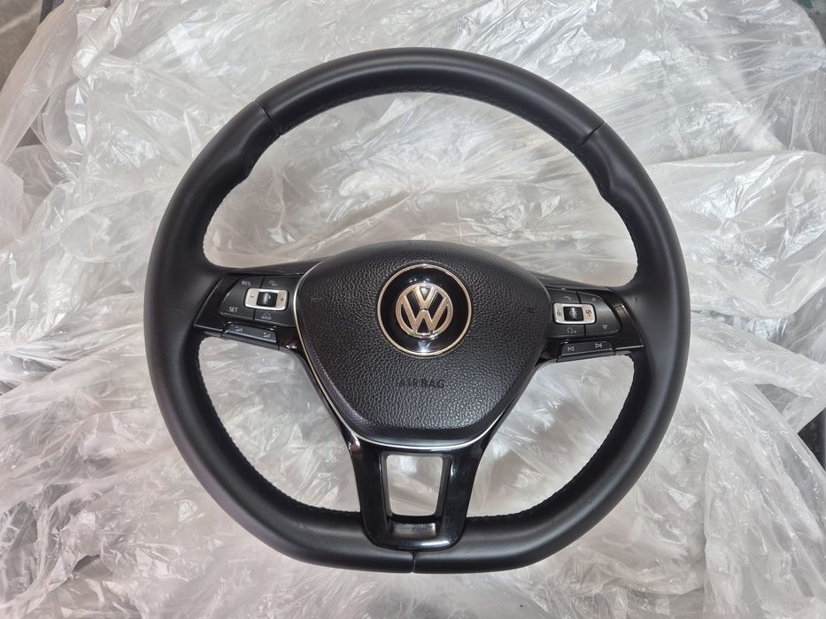 Vând volan cu airbag vw Passat b8