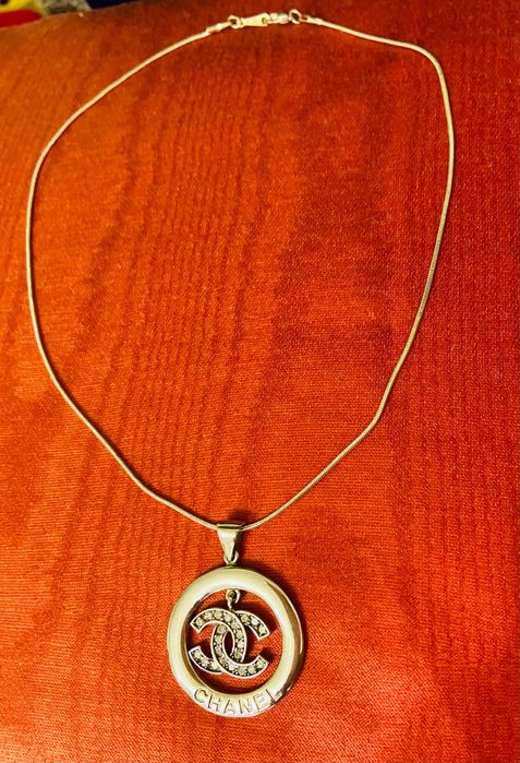 Сребърен синджир с висулка CHANEL- сребро проба 925