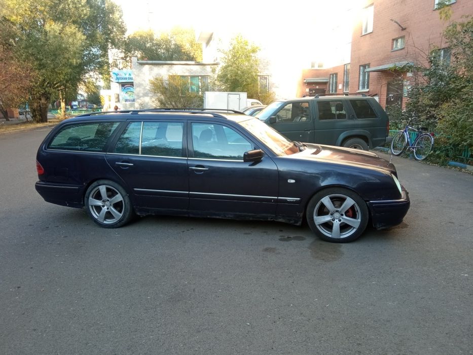 Продам Мерседес 210 универсал год 97