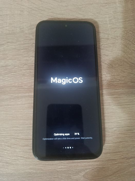 Продам телефон HONOR X6c