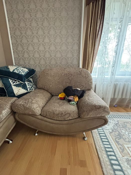 Диван , отлично состояние