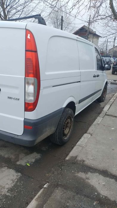 Vând Mercedes vito