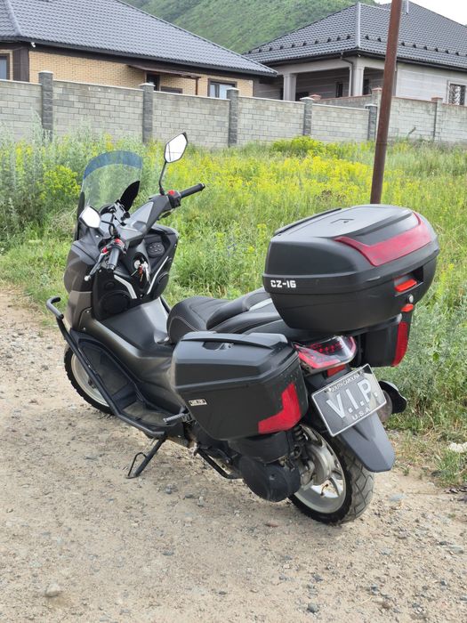 Продам скутер N-max