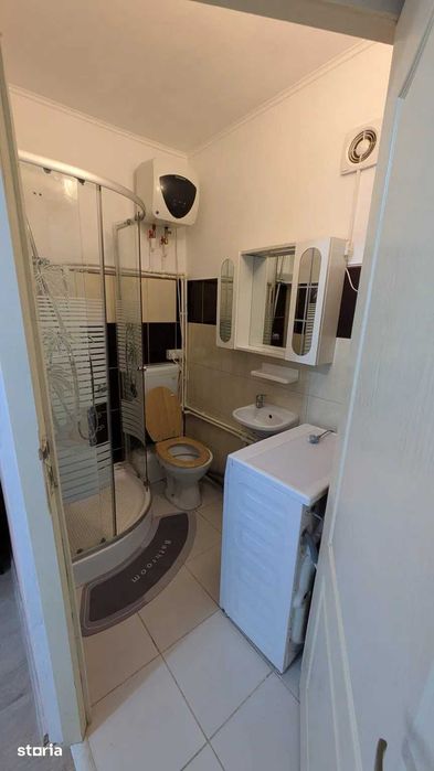 persoana fizica, vand Cameră de cămin 16 mp, baie proprie, mobilată, etaj 1 - Bularga