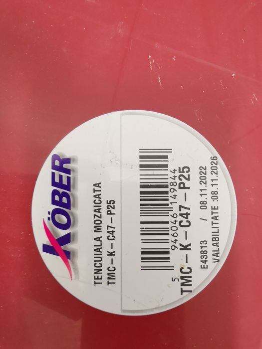 Tencuială mozaicată de soclu.