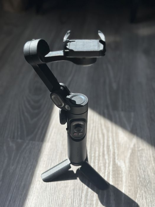 Aochuan SMART XE – Gimbal 3 axe pentru telefon