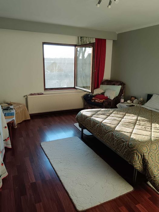 Vand casa cu curte si gradina in Mandra 130.000 euro
