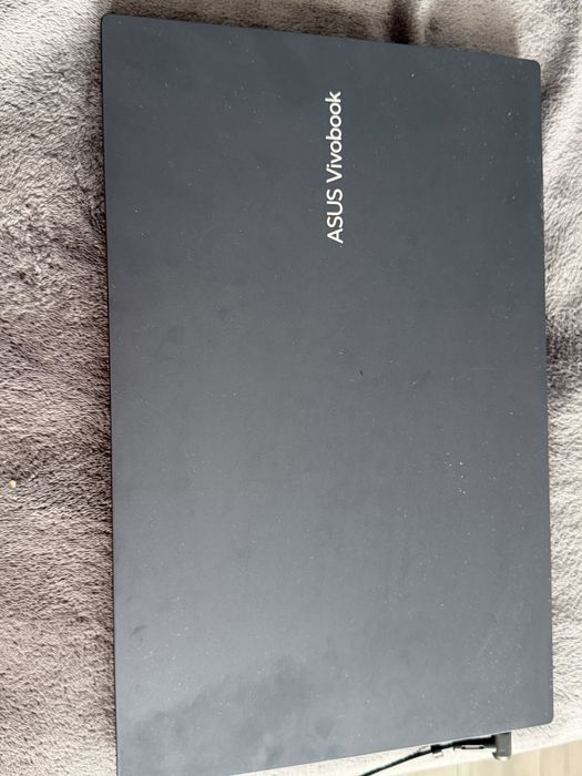 Asus Vivobook x1502za intel12th gen i5-1240p 24gb ram 2tb ssd fullhd