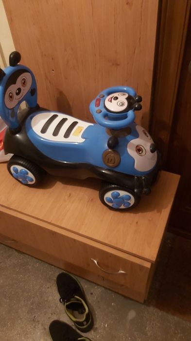 Vând masinuta pentru copii