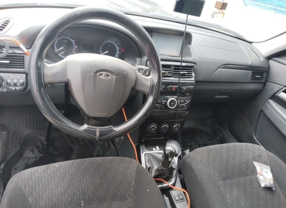 Продам Приору 2 .