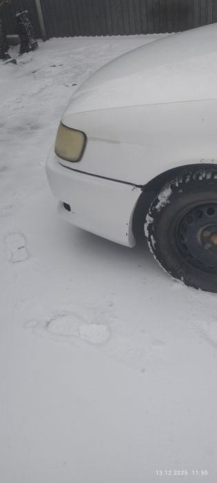 Бампер Ауди 100 передний