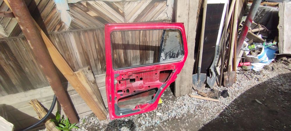 Продам Двери на  гольф 3