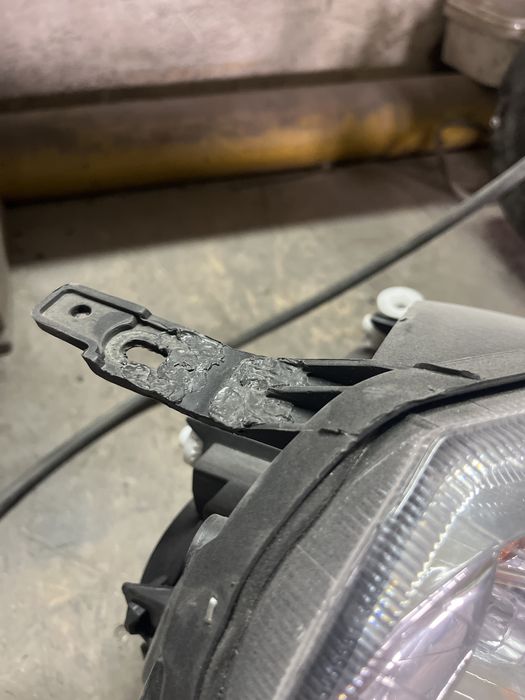 Продам фару правую приора