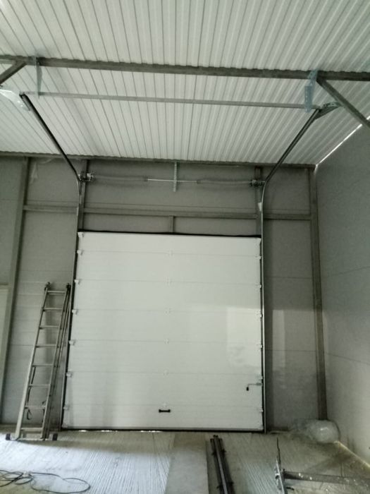 Секционные ворота